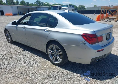 2015 BMW 750Li из США, поврежденный, VIN WBAYE8C5XFD781635